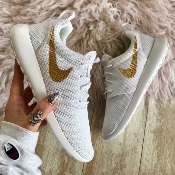 Nike Shoes - NWT濾Nike ID Roshe One Custom